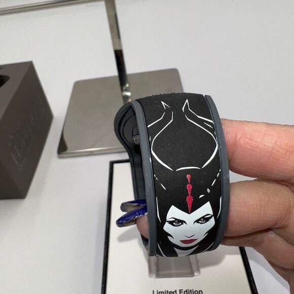 Disney Parks New in Box Maleficent Magic Band Not Linked - Picture 6 of 8
